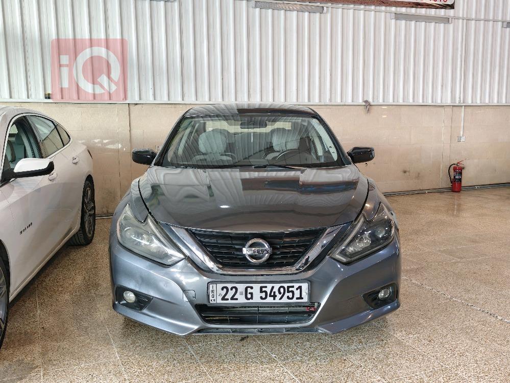 نيسان ألتيما